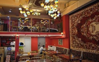 上海新世界的新疆餐厅有何特色？