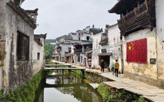 江西婺源李坑风景色彩有何独特魅力？