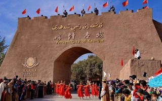 乌鲁木齐与喀什，新疆双城记有何不同？