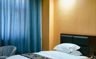 新疆住宿一晚大概多少钱？