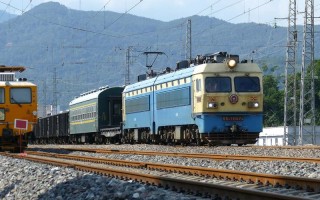 南京到江西三清山火车怎么坐？