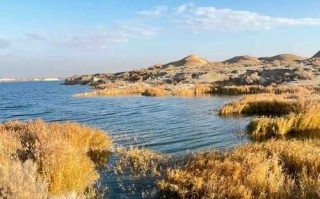 乌伦古湖位于新疆北部