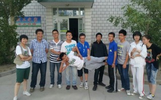 新疆哈密石油外国语学校