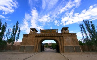 麦盖提县在新疆喀什有何独特之处？