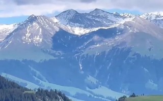 喀拉峻景区为何被誉为人体草原？