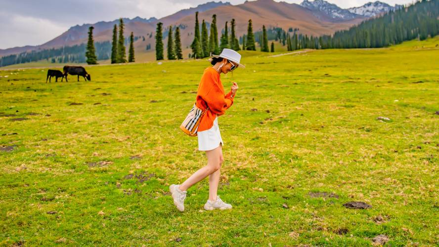 7月伊犁旅行,带什么衣服合适?-第1张图片-花冠旅游服务 7月伊犁旅行,带什么衣服合适?-第1张图片-花冠旅游服务