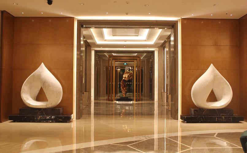 新疆乌鲁木齐希尔顿酒店有何特色？-第3张图片-花冠旅游服务