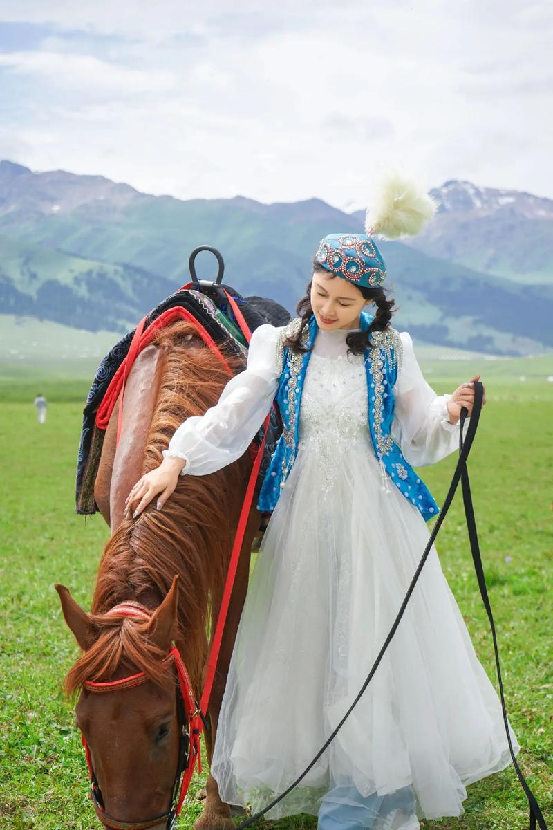 10月新疆穿什么衣服？温度与穿搭指南？-第2张图片-花冠旅游服务