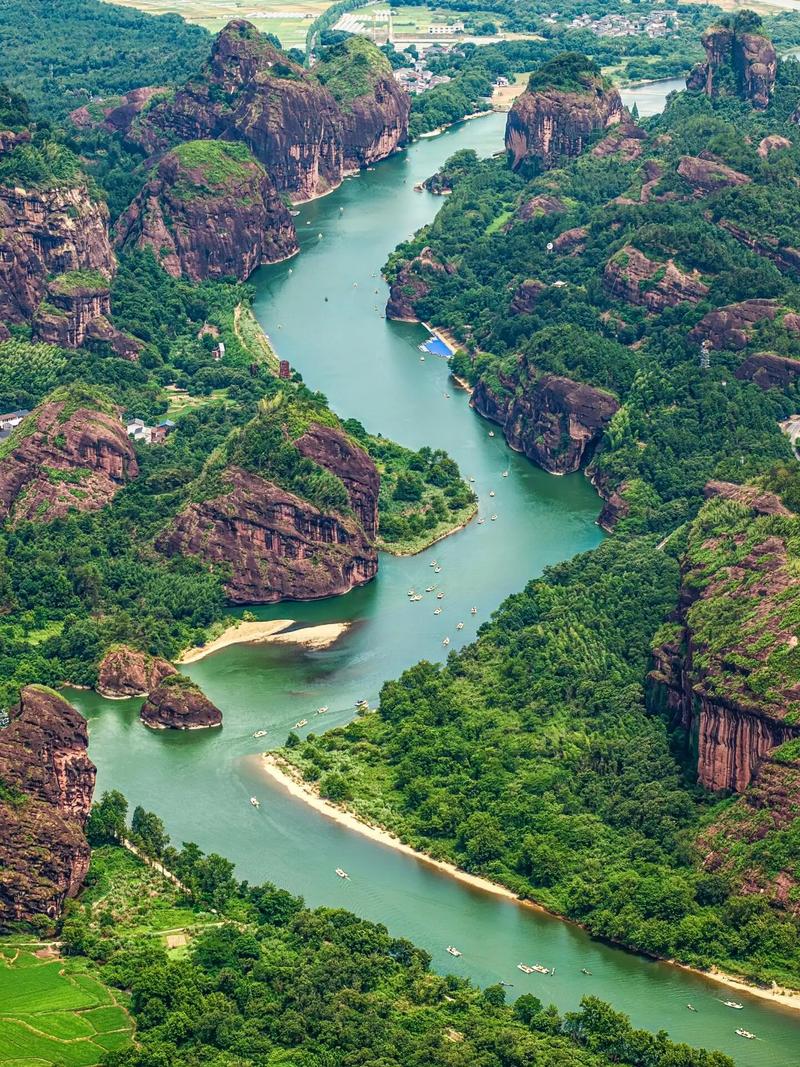 鹰潭有哪些必打卡的游玩好去处?-第1张图片-花冠旅游服务 鹰潭有哪些必打卡的游玩好去处?-第1张图片-花冠旅游服务