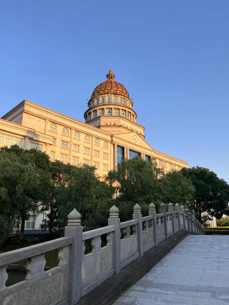 江西外语外贸职业学院图片有哪些亮点?-第2张图片-花冠旅游服务 江西外语外贸职业学院图片有哪些亮点?-第2张图片-花冠旅游服务