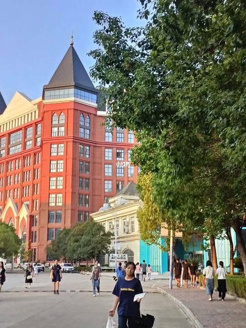 江西外语外贸职业学院图片有哪些亮点?-第1张图片-花冠旅游服务 江西外语外贸职业学院图片有哪些亮点?-第1张图片-花冠旅游服务