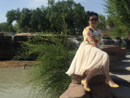 新疆石河子147团美女有何故事？-第1张图片-花冠旅游服务