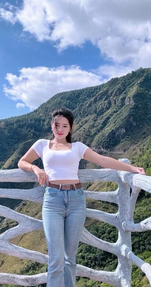 新疆石河子147团美女有何故事？-第2张图片-花冠旅游服务