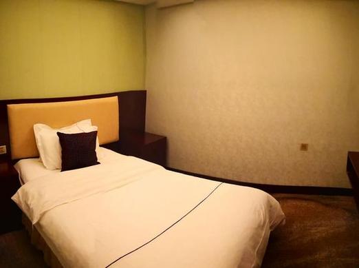 新疆库尔勒梨城花园酒店有何特色?-第1张图片-花冠旅游服务 新疆库尔勒梨城花园酒店有何特色?-第1张图片-花冠旅游服务