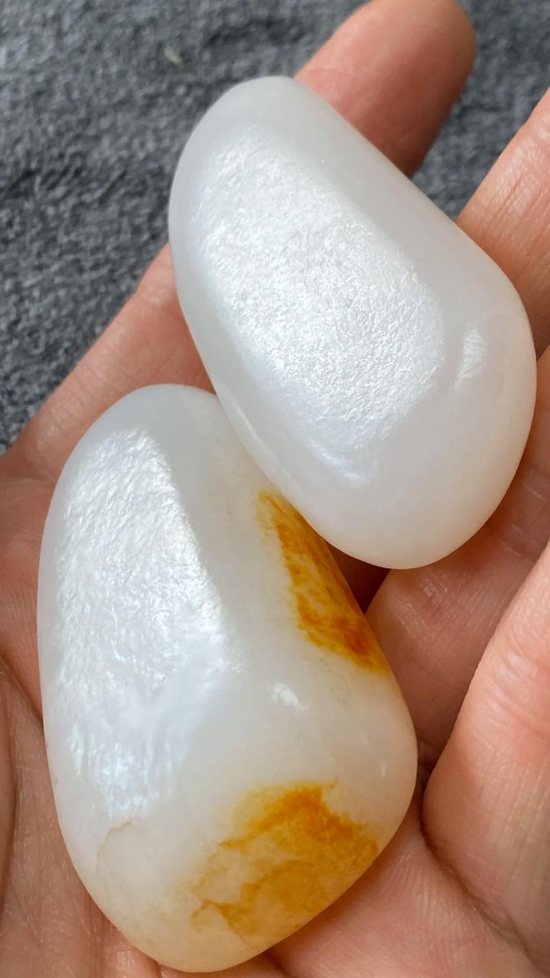 新疆石河子产和田玉吗?-第1张图片-花冠旅游服务 新疆石河子产和田玉吗?-第1张图片-花冠旅游服务