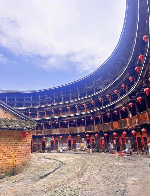福建土楼客家民俗村有何独特魅力？-第2张图片-花冠旅游服务