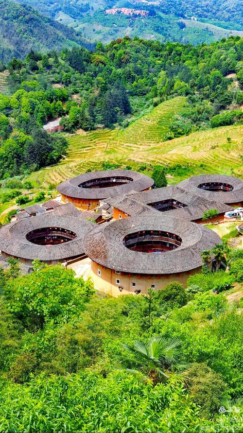 福建四菜一汤土楼具体在福建哪里？-第1张图片-花冠旅游服务