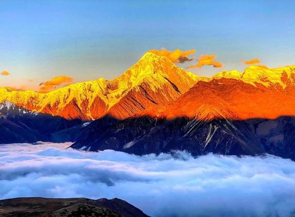 四川VS新疆，旅行该怎么选？-第2张图片-花冠旅游服务