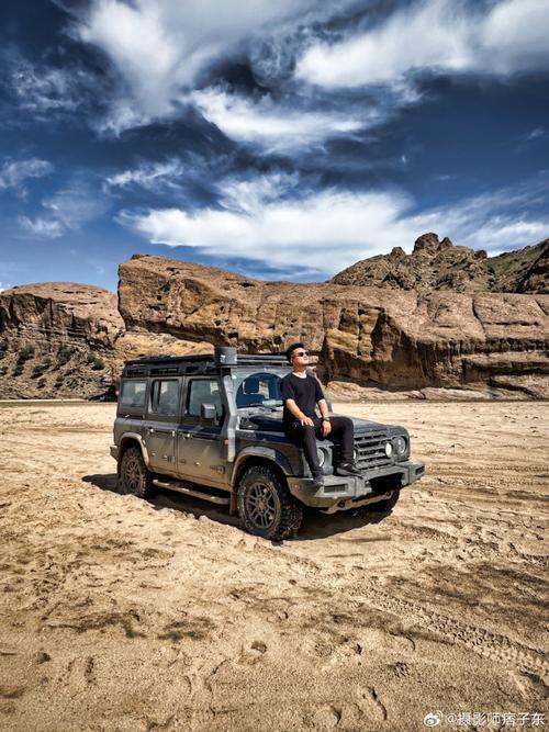 新疆旅游摄影包越野车，如何装下摄影梦想与旅途？-第2张图片-花冠旅游服务