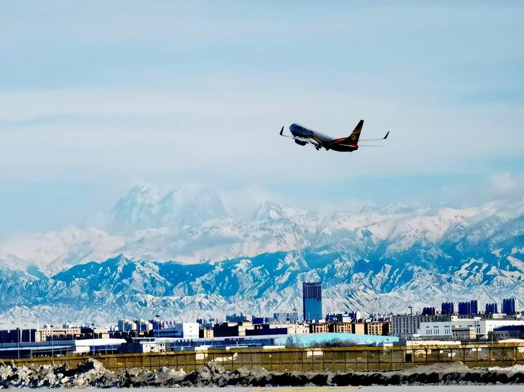 新疆哪些地方建有飞机场？-第2张图片-花冠旅游服务