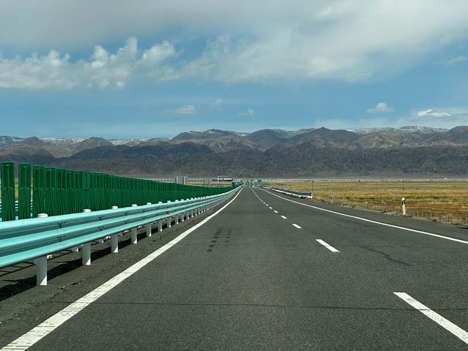 外地车自驾新疆需注意啥？-第2张图片-花冠旅游服务