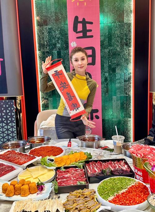 新疆晞晞如何穿越麻辣火锅？-第1张图片-花冠旅游服务