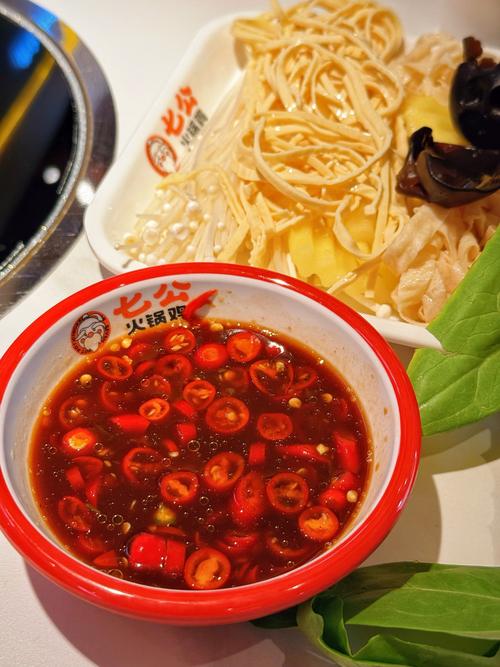 新疆晞晞如何穿越麻辣火锅？-第3张图片-花冠旅游服务