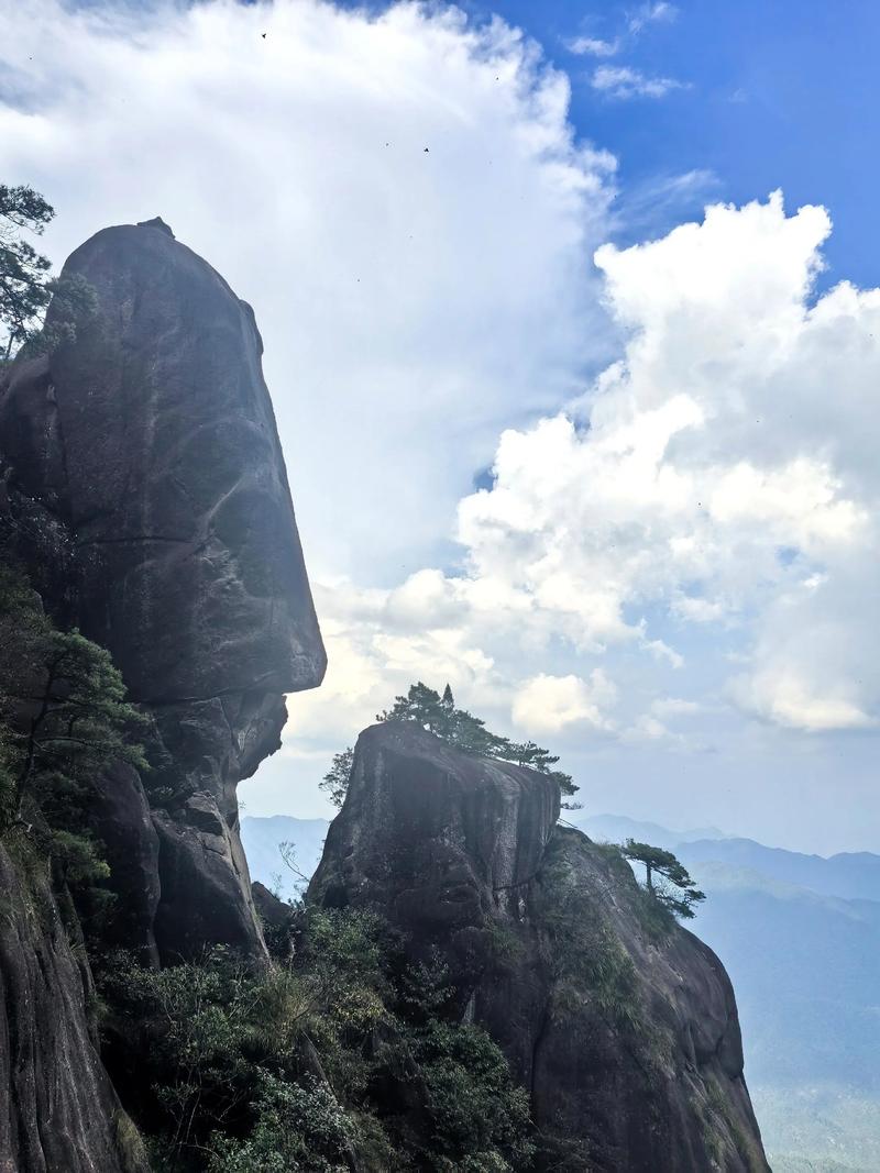 江西三清山国庆人多吗？-第2张图片-花冠旅游服务