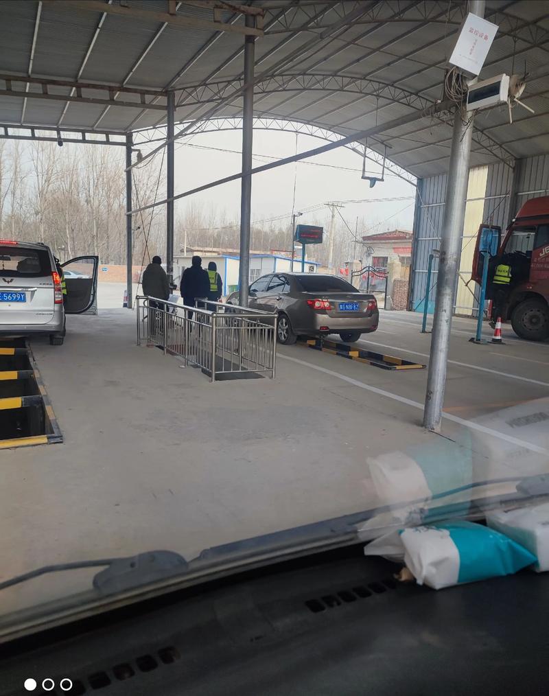 新疆车在外地如何年审？-第1张图片-花冠旅游服务