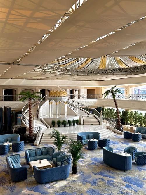 新疆华凌大饭店住宿体验如何？-第2张图片-花冠旅游服务