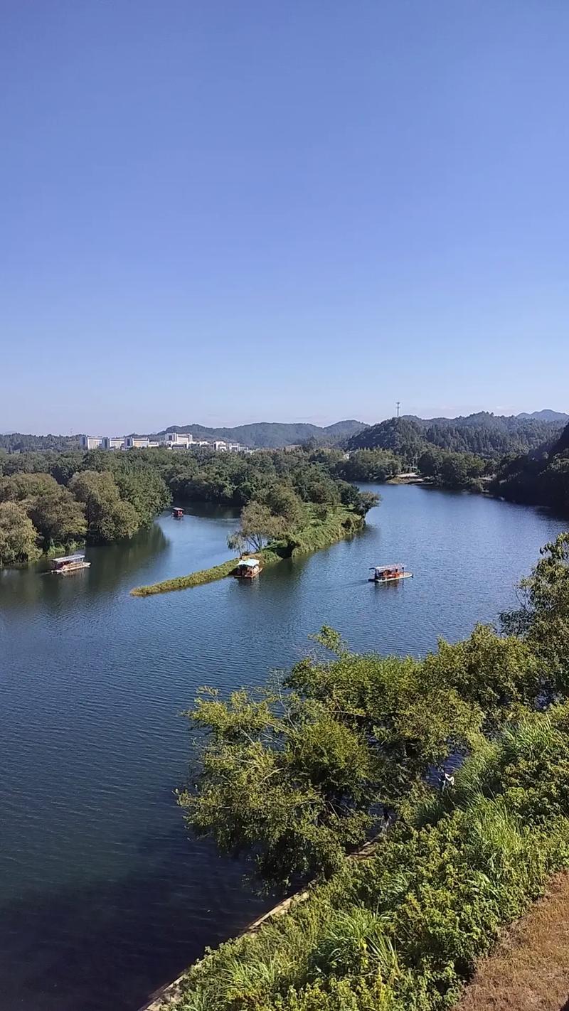 江西上饶月亮湾风景区有何独特魅力？-第2张图片-花冠旅游服务