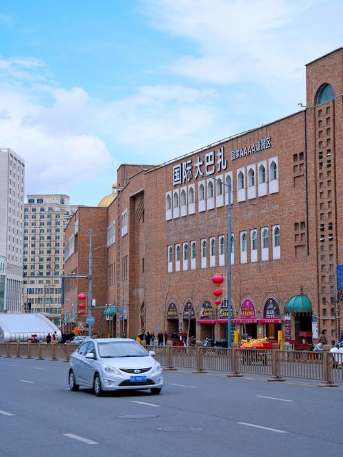 新疆乌鲁木齐市龙盛街有什么特色或故事？-第1张图片-花冠旅游服务