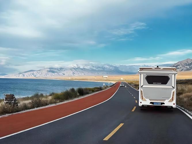 新疆自驾游选什么车最合适？-第1张图片-花冠旅游服务