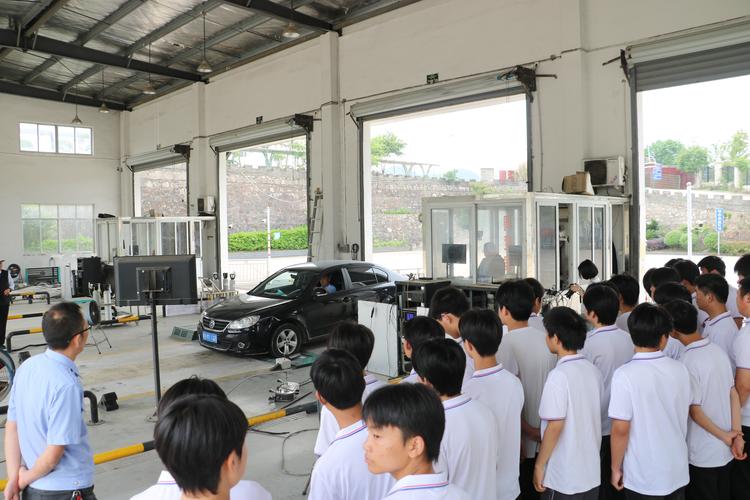 新疆汽修职业技术学校如何培养汽修人才?-第3张图片-花冠旅游服务 新疆汽修职业技术学校如何培养汽修人才?-第3张图片-花冠旅游服务