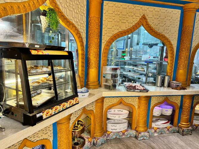 红漠新疆风味餐厅有何独特之处？-第1张图片-花冠旅游服务