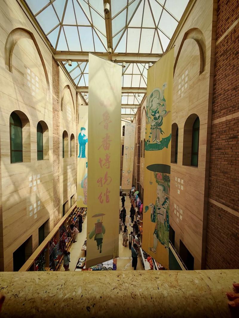 吐鲁番自然博物馆藏着哪些自然奇观？-第3张图片-花冠旅游服务