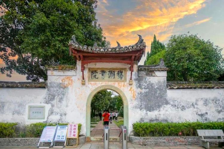 江西省妇女节免费旅游-第3张图片-花冠旅游服务