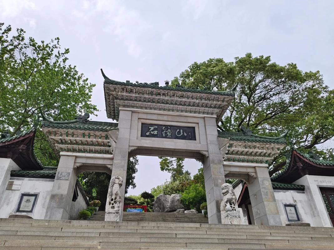 石钟山好玩吗?值得一游吗?-第1张图片-花冠旅游服务 石钟山好玩吗?值得一游吗?-第1张图片-花冠旅游服务