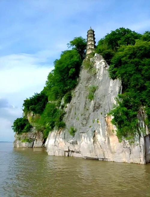 石钟山好玩吗?值得一游吗?-第2张图片-花冠旅游服务 石钟山好玩吗?值得一游吗?-第2张图片-花冠旅游服务