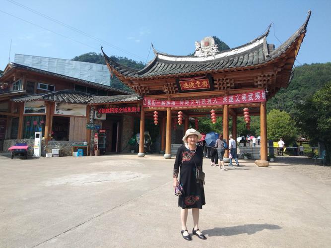 福建5月穿什么衣服最合适？-第1张图片-花冠旅游服务