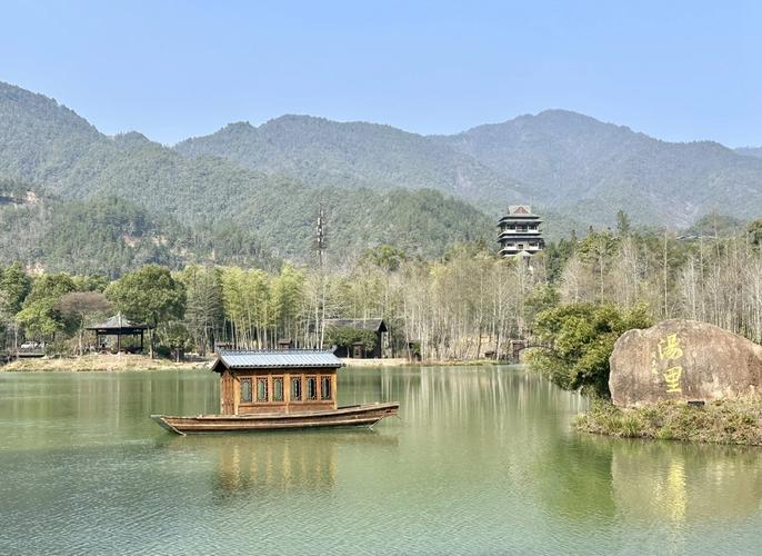 江西江西铜鼓温泉镇泡温泉，有何独特魅力？-第1张图片-花冠旅游服务