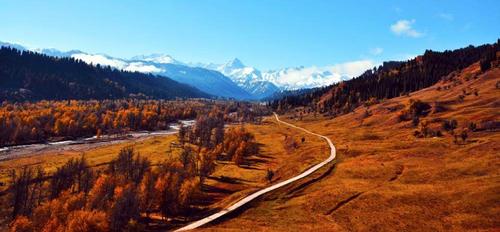 新疆巩留库尔德宁到底好在哪?-第1张图片-花冠旅游服务 新疆巩留库尔德宁到底好在哪?-第1张图片-花冠旅游服务