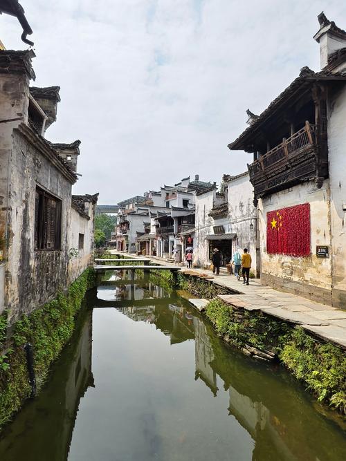 江西婺源李坑风景色彩有何独特魅力？-第1张图片-花冠旅游服务