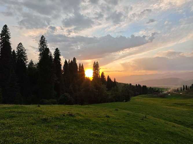 新疆旅游攻略？蚂蜂窝带你玩转新疆！-第1张图片-花冠旅游服务