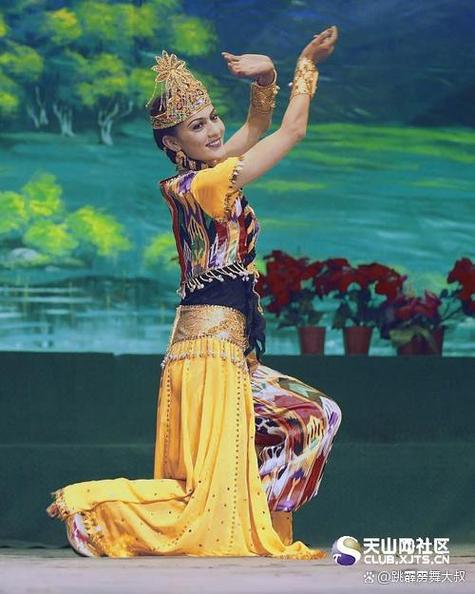 乌鲁木齐公园新疆舞蹈有何独特魅力?-第3张图片-花冠旅游服务 乌鲁木齐公园新疆舞蹈有何独特魅力?-第3张图片-花冠旅游服务
