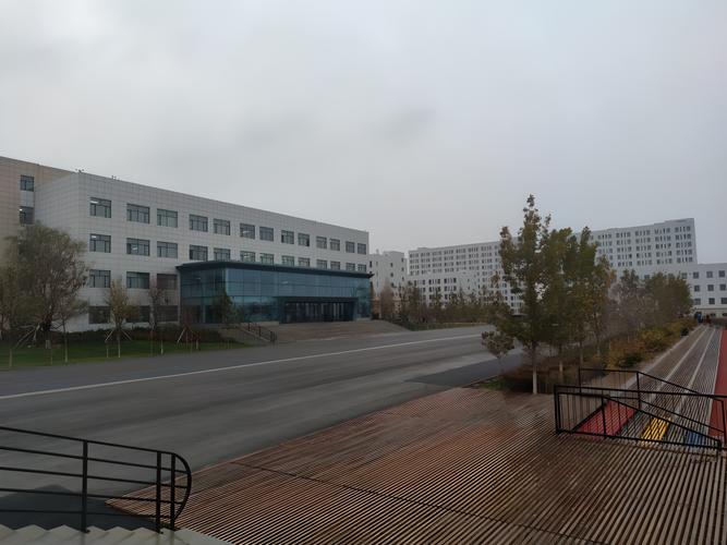 新疆乌鲁木齐科信学院是一所怎样的高校？-第1张图片-花冠旅游服务