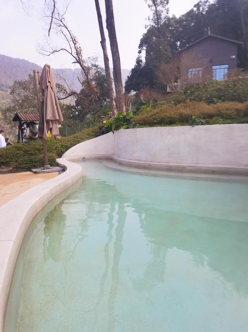 福建半山月温泉度假村有何独特魅力？-第1张图片-花冠旅游服务