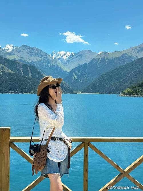 7月新疆穿搭指南？夏季必备衣物有哪些？-第3张图片-花冠旅游服务