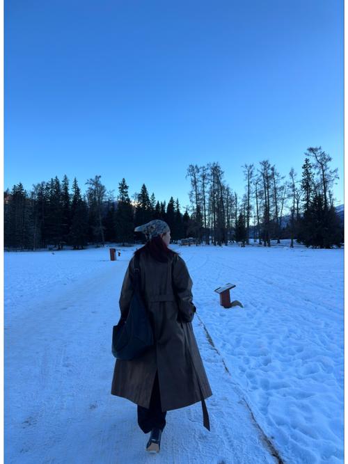 新疆冬天穿什么衣服才保暖？-第1张图片-花冠旅游服务