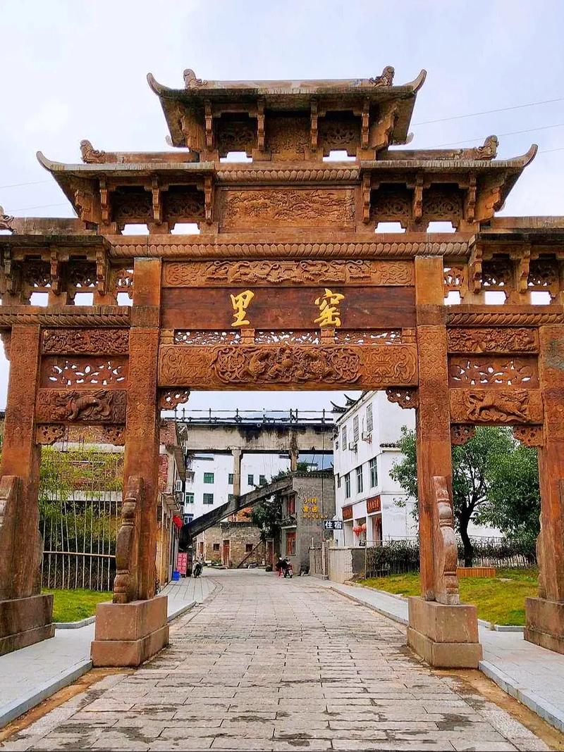 江西景德镇有哪些好玩的地方推荐?-第3张图片-花冠旅游服务 江西景德镇有哪些好玩的地方推荐?-第3张图片-花冠旅游服务